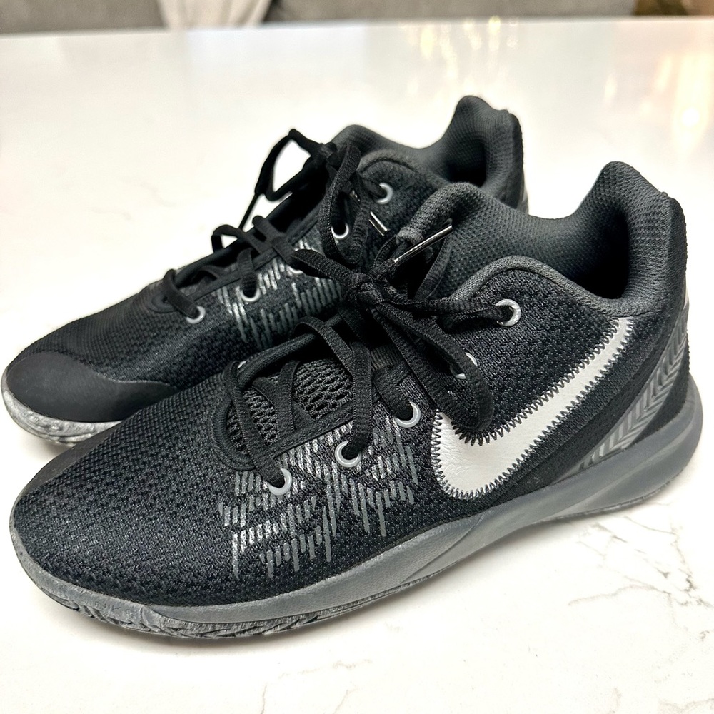 Kids Nike Kyrie Flytrap II Basketball Shoes- Size US 4.5